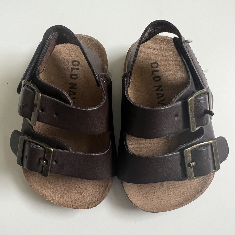 NWOT Old Navy Faux Leather Double-Buckle Sandals for Baby in Brown, 0-3M